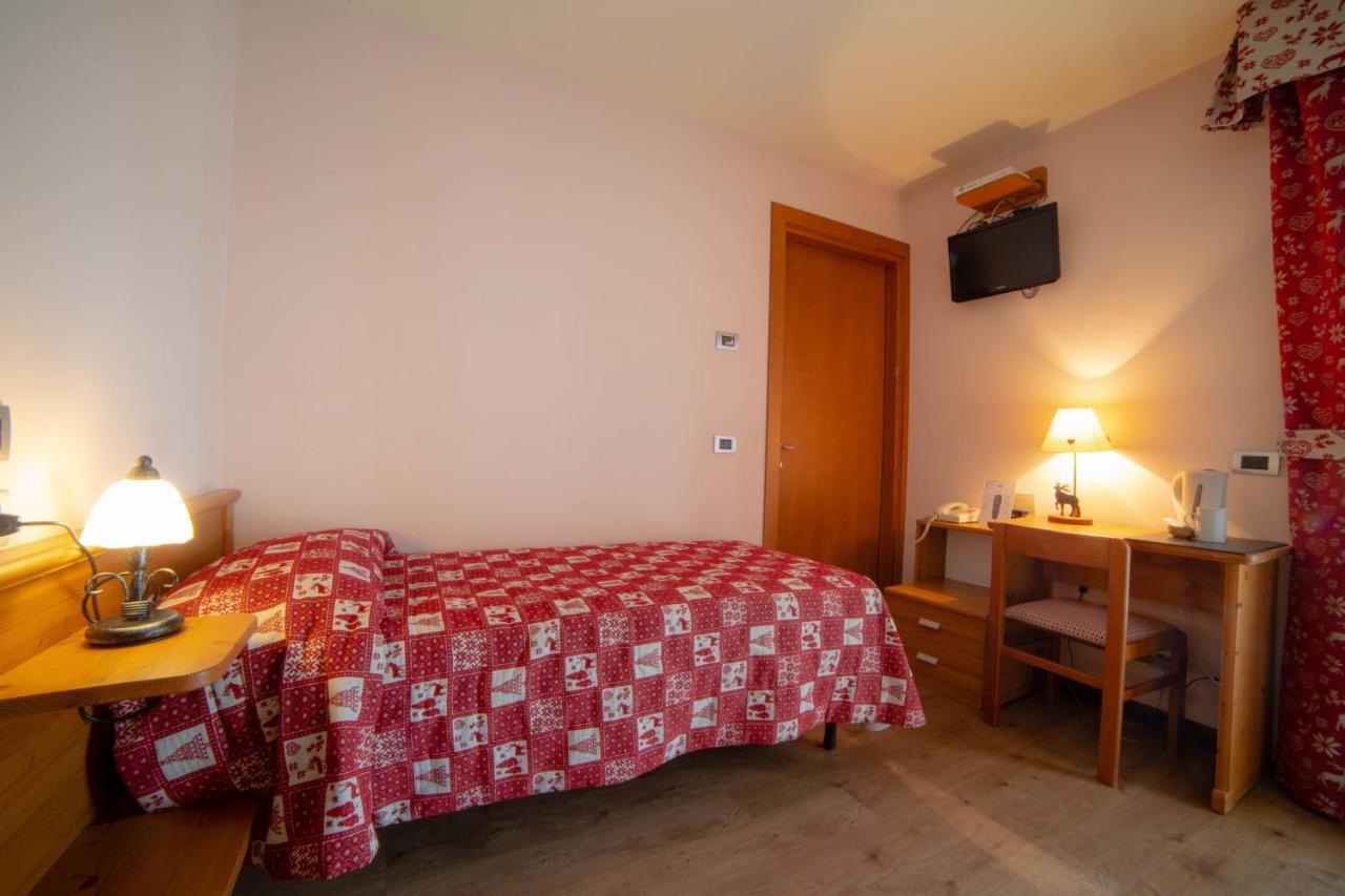 Albergo Punta Zerbion Champoluc Esterno foto