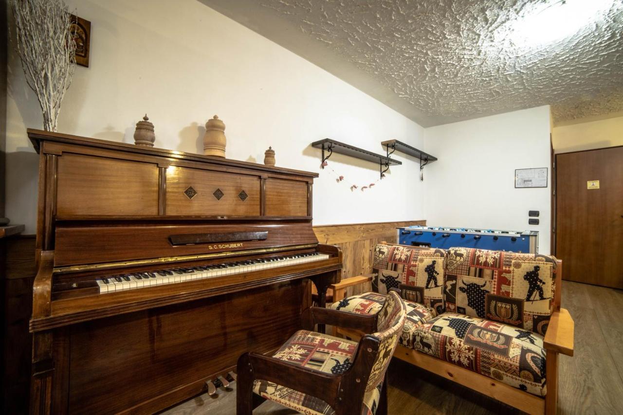 Albergo Punta Zerbion Champoluc Esterno foto