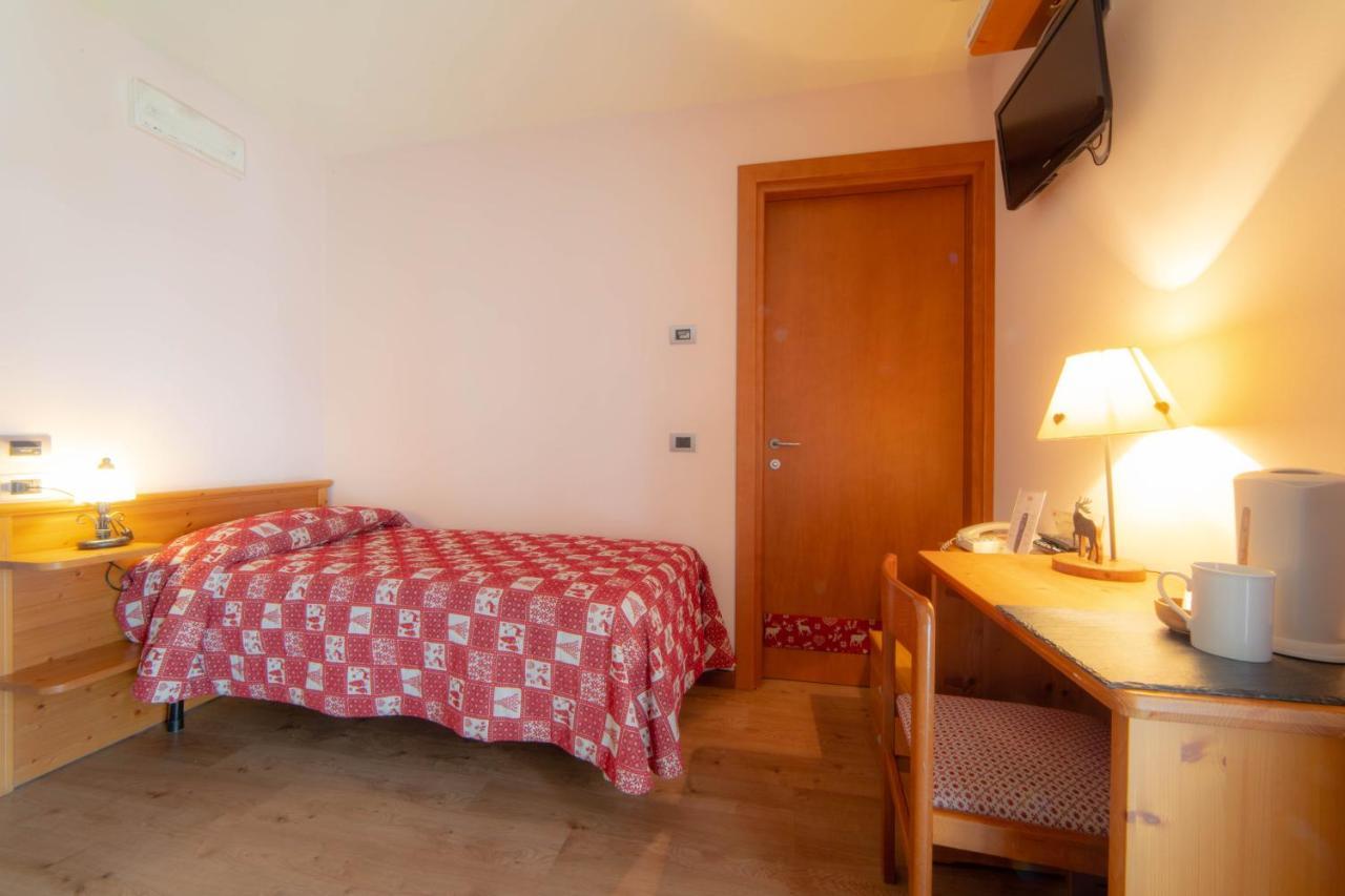 Albergo Punta Zerbion Champoluc Esterno foto